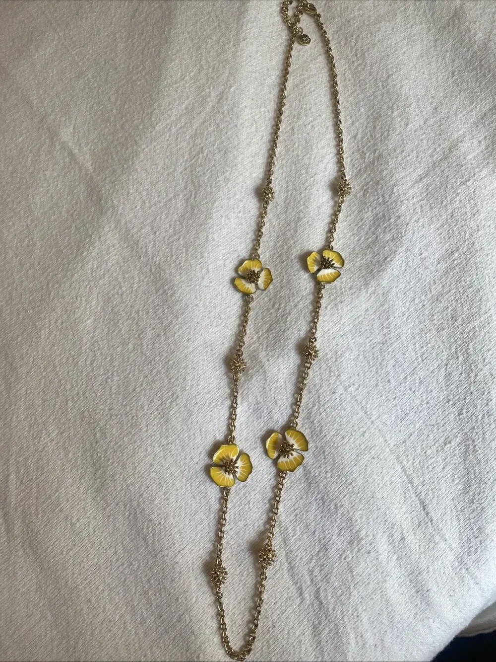 Long Gold Tone Necklace Featuring Yellow Flowers NWOT